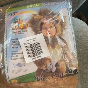 0-6 month lion and a mouse costume